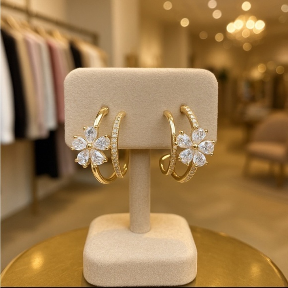 Floral cz & gold scoop earrings, post backing 🌸